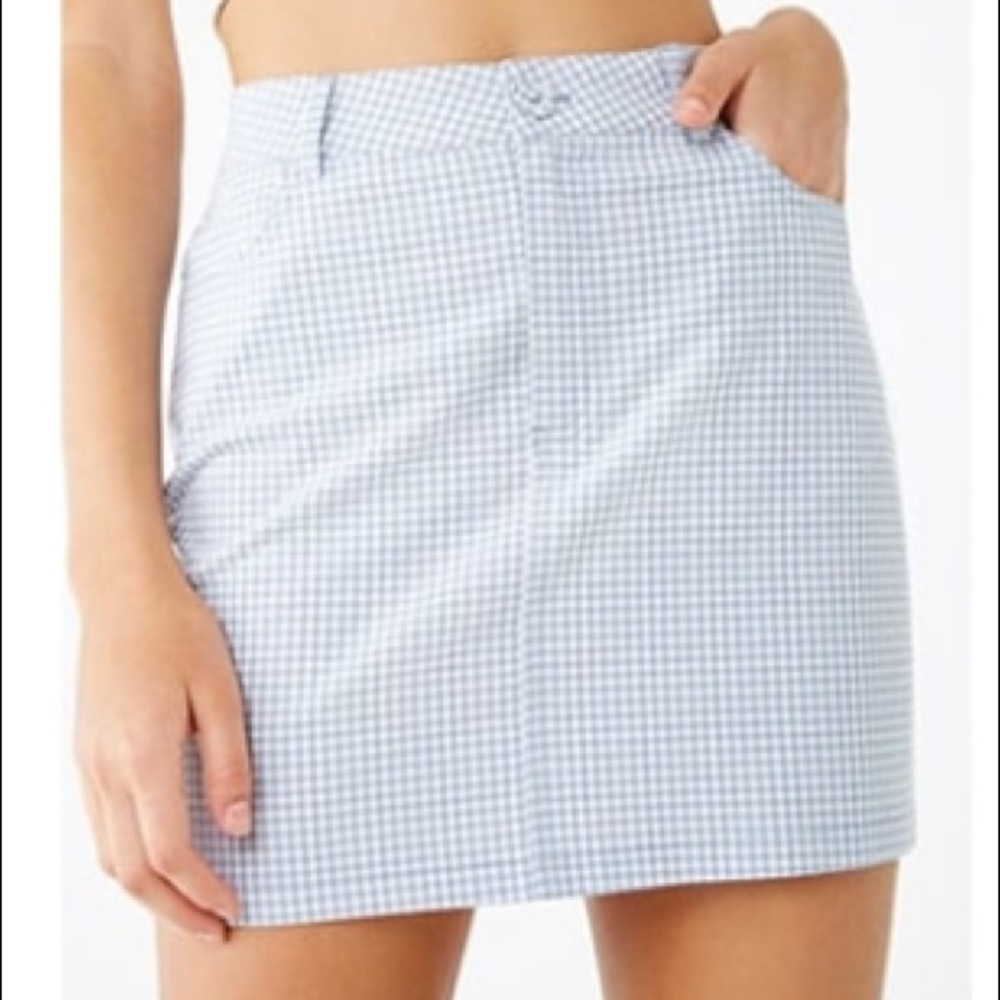 Blue and white gingham skirt.